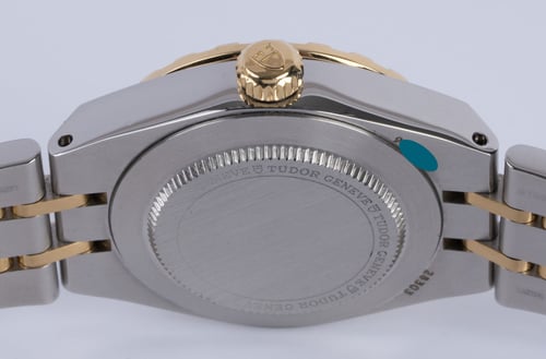 Caseback of Ladies Royal 28mm