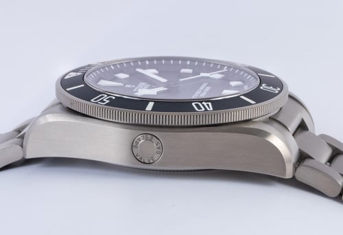 9' Side Shot of Pelagos