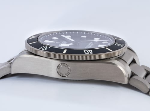 9' Side Shot of Pelagos