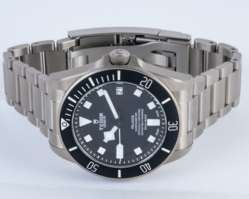 Front View of Pelagos Chronometer
