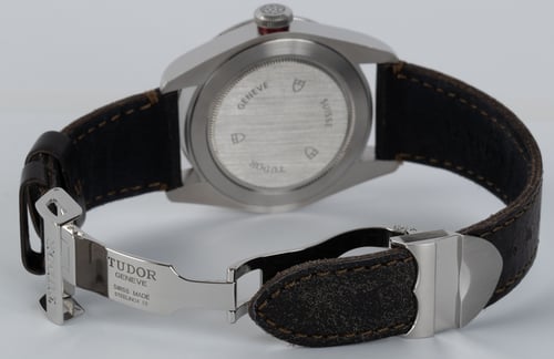 Open Clasp Shot of Heritage Black Bay