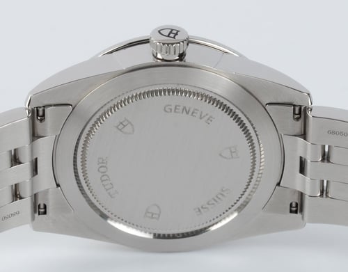 Caseback of Glamour Date 36