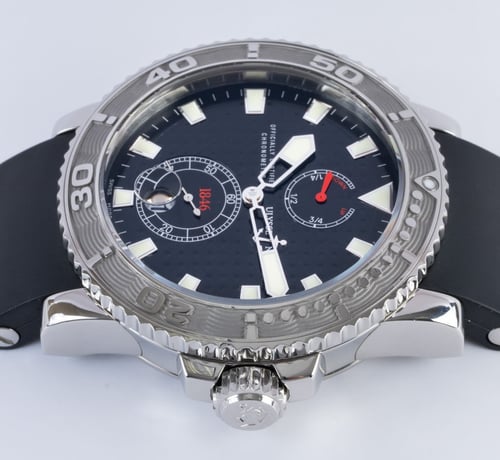 Crown Side Shot of Maxi Marine Diver Chronometer