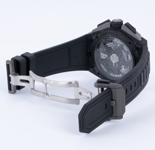 Open Clasp Shot of Defy Extreme Carbon