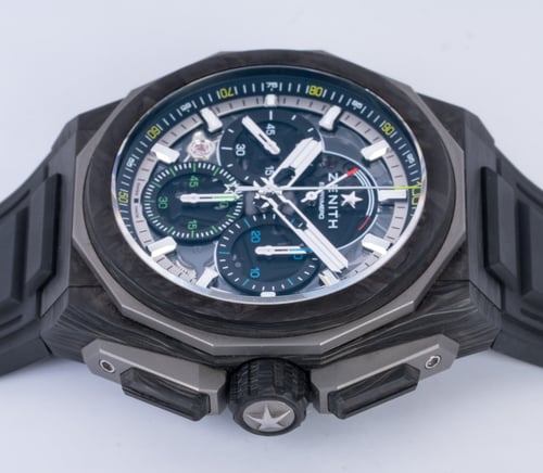Crown Side Shot of Defy Extreme Carbon