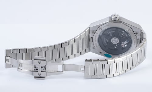 Open Clasp Shot of Defy Skyline Skeleton