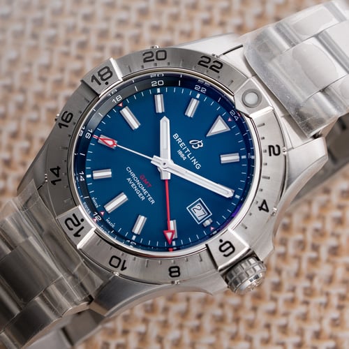 Breitling - Avenger GMT 44