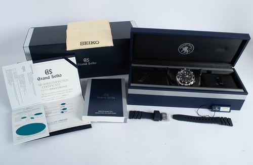 Box / Paper shot of Hi-Beat 36000 Professional 600m Diver