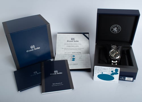 Box / Paper shot of Sport GMT