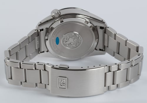 Rear / Band View of Sport GMT