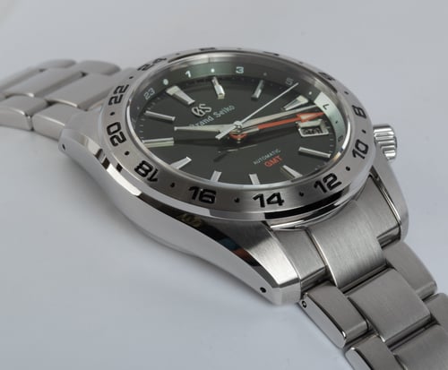 9' Side Shot of Sport GMT