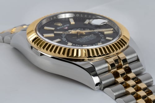 9' Side Shot of Sky-Dweller