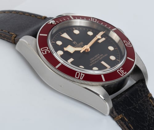 9' Side Shot of Heritage Black Bay
