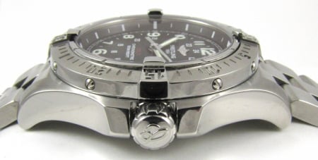 Crown Side Shot of Colt Quartz