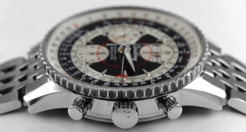 Crown Side Shot of Navitimer Montbrillant Datora