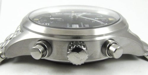 Crown Side Shot of Fliegerchronograph