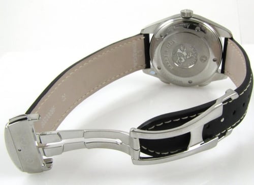 Open Clasp Shot of Seamaster NZL-32