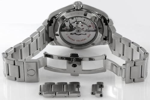 Open Clasp Shot of Seamaster Aqua Terra 38.5
