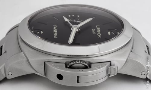 Crown Side Shot of Luminor 1950 3 Days GMT
