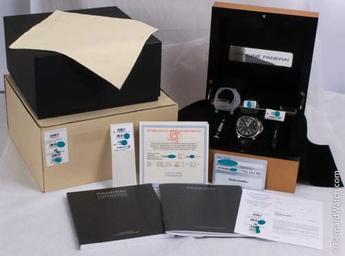 Box / Paper shot of Luminor Power Reserve