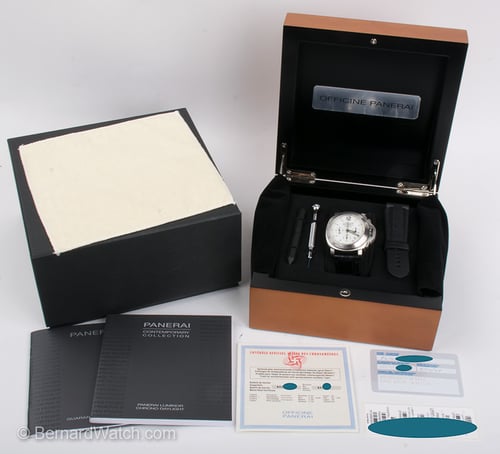 Box / Paper shot of Luminor Daylight Chronograph
