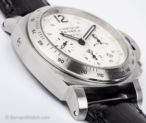 9' Side Shot of Luminor Daylight Chronograph