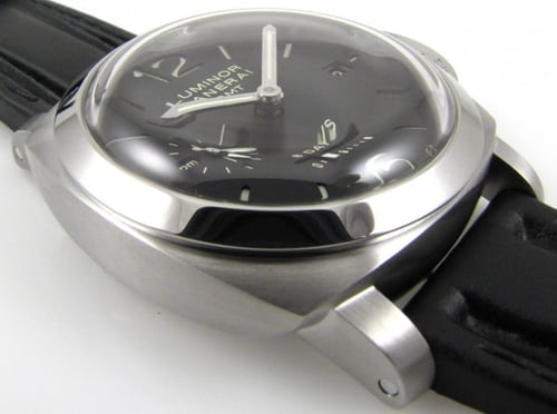 9' Side Shot of Luminor 1950 8 days GMT