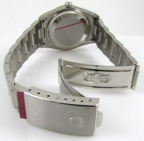 Open Clasp Shot of Air-King