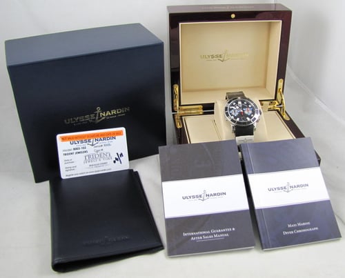 Box / Paper shot of Maxi Marine Diver Chronograph