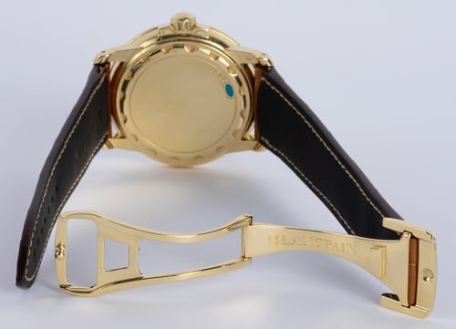 Open Clasp Shot of Leman Ultra Slim