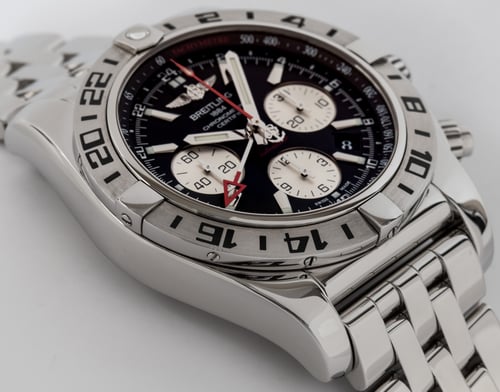 9' Side Shot of Chronomat 44 GMT