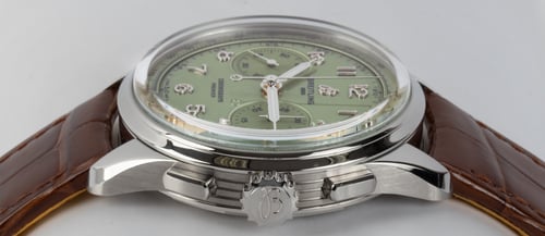 Crown Side Shot of Premier B09 Chronograph 40