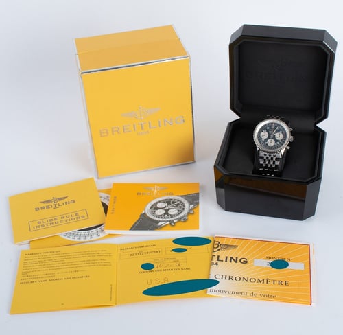 Box / Paper shot of Navitimer