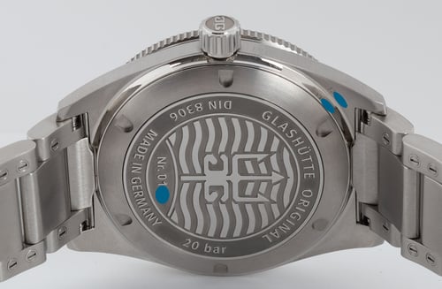 Caseback of SeaQ Automatic 39.5mm