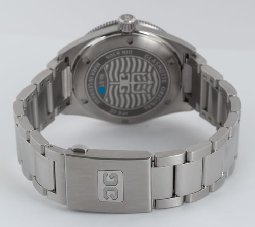 Rear / Band View of SeaQ Automatic 39.5mm