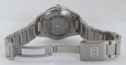 Open Clasp Shot of SeaQ Automatic 39.5mm
