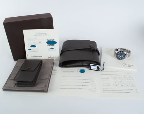 Box / Paper shot of SeaQ Panorama Date