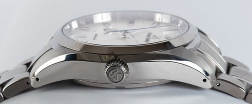 Crown Side Shot of Heritage 'Snowflake'