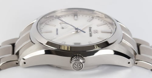 Crown Side Shot of Heritage 'Snowflake'