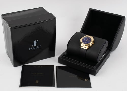 Box / Paper shot of Elegant Chronograph