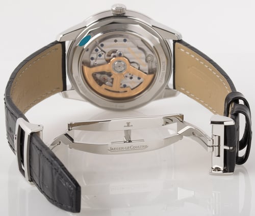 Open Clasp Shot of Geophysic True Second