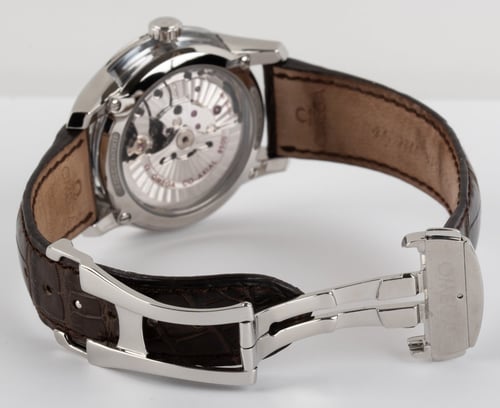 Open Clasp Shot of De Ville Hour Vision Orbis