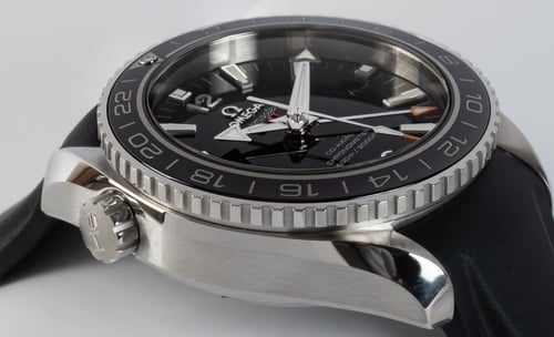 9' Side Shot of Seamaster Planet Ocean GMT 43.5 MM
