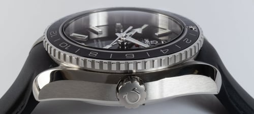 Crown Side Shot of Seamaster Planet Ocean GMT 43.5 MM
