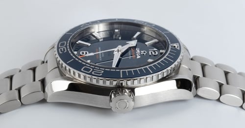 Crown Side Shot of Seamaster Planet Ocean Master 43.5MM