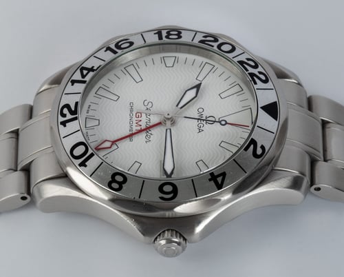 Crown Side Shot of Seamaster GMT 'Great White'
