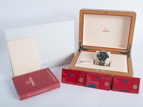 Box / Paper shot of Seamaster Diver 300M
