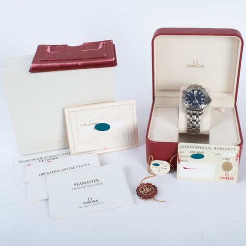 Box / Paper shot of Seamaster Professional