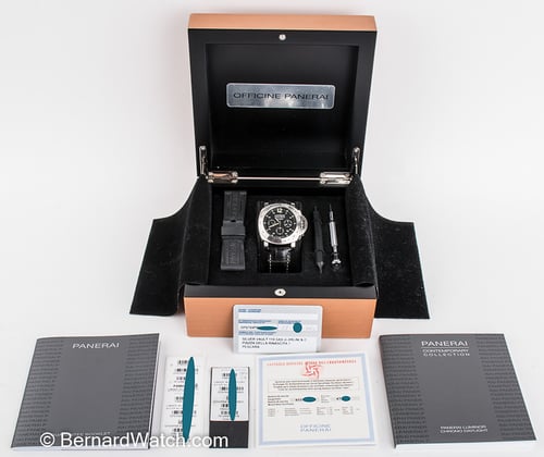 Box / Paper shot of Luminor Daylight Chronograph