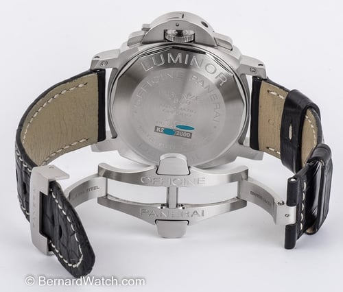 Open Clasp Shot of Luminor Daylight Chronograph